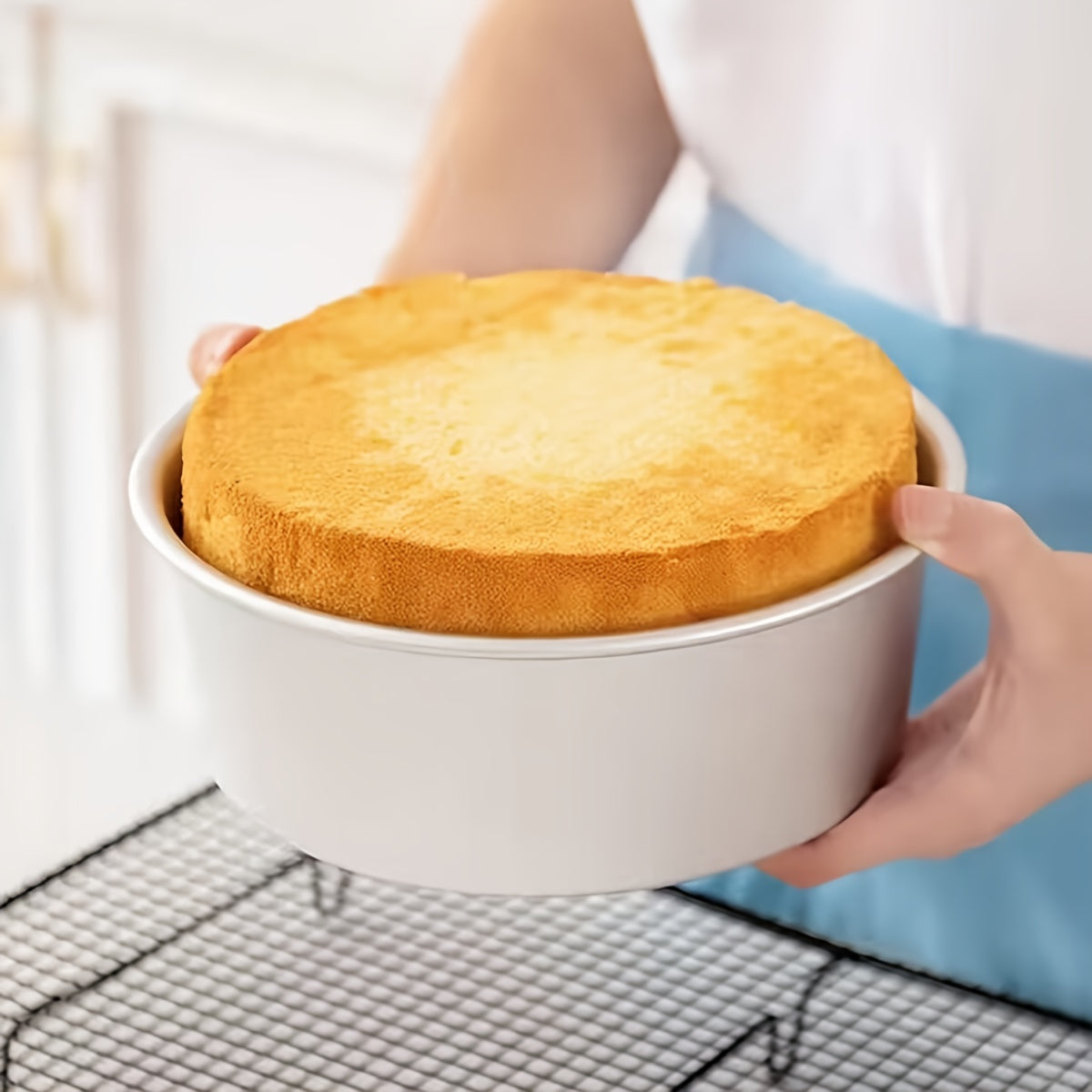 Thickened 8-Inch Round Oven Cake Mold with Solid Bottom for Household Use - Made of Anodized Aluminum, Perfect for Chiffon Cakes