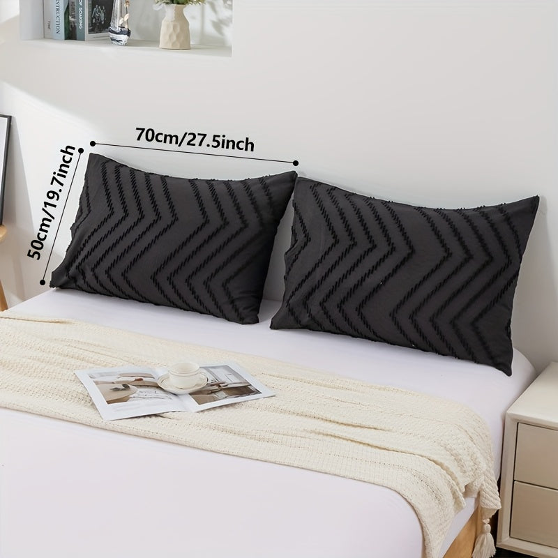 Two pillowcases in a set, each measuring 50x70cm, featuring a stylish Bubble Gauze & Cutwork design made of 100% polyester. These skin-friendly pillowcases are perfect for all seasons and are machine washable. They are made using active printing