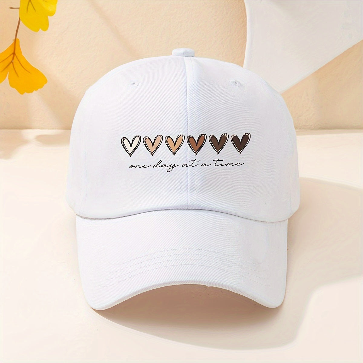 Adjustable heart gradient baseball cap, suitable for outdoor activities and golf.