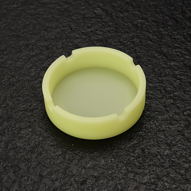 Round silicone ashtray for home or office use, suitable as a gift.