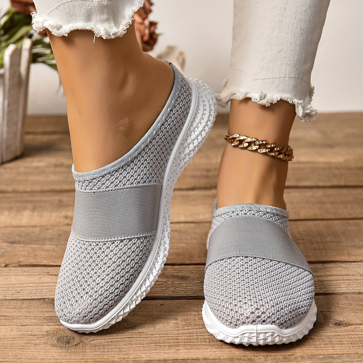 New breathable mesh half slipper shoes for women with comfortable sole for summer