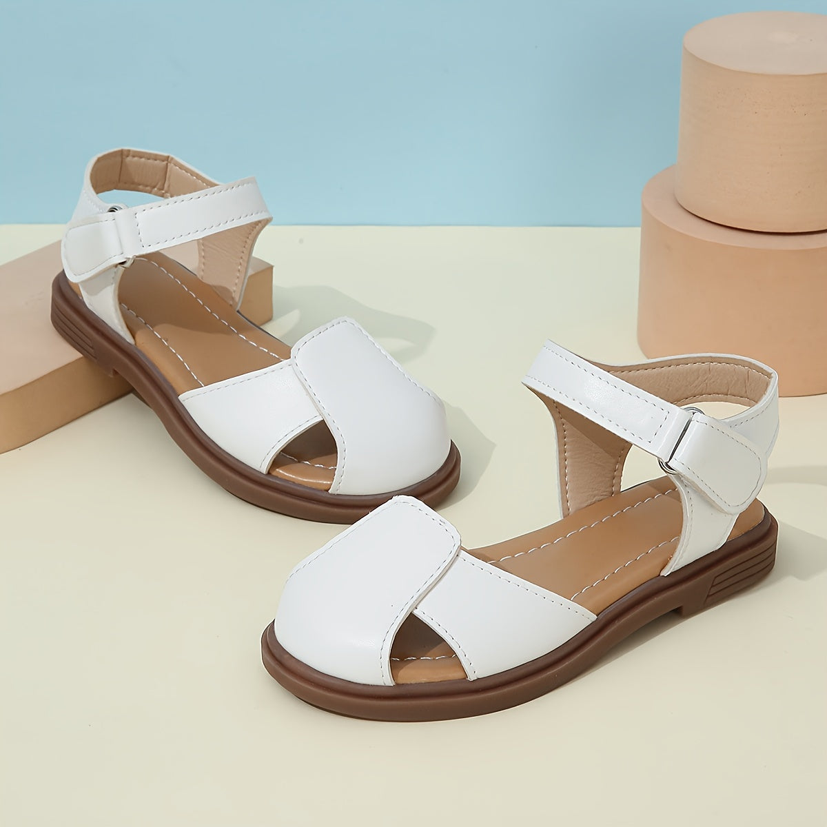 Stylish solid color sandals for girls, perfect for spring and summer.