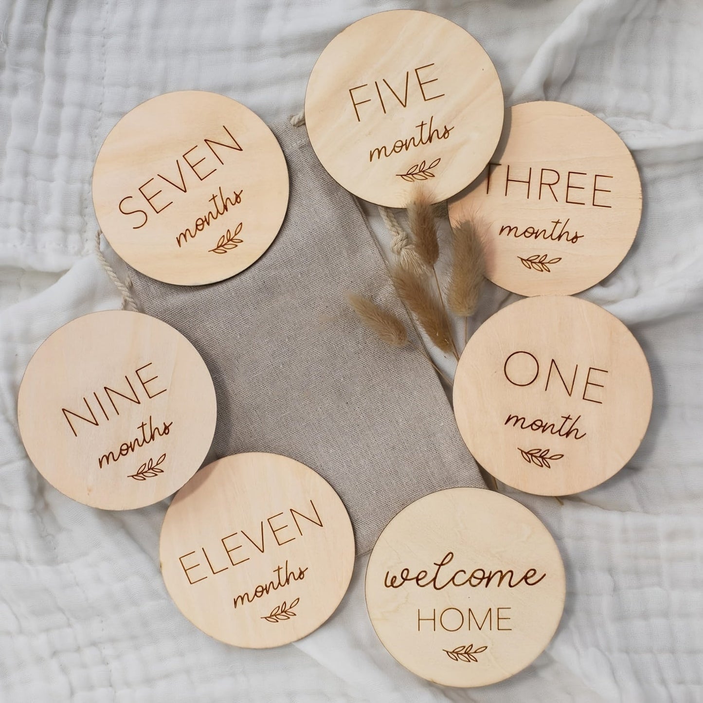 Set of seven wooden double-sided milestone marker cards for each month, wooden birth sign, double-sided photography milestones, first year growth cards, pregnancy journey milestone cards, and birth gift.