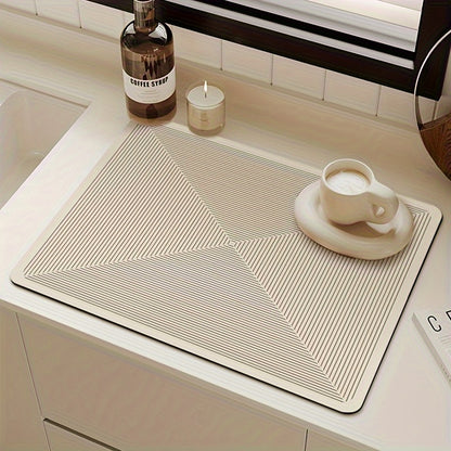 Single geometric striped silicone drying mat with drain pad, ideal for coffee machines, measuring 15.8x11.8in/40x30cm.