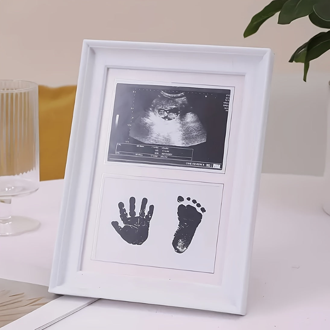 O'z xotirangizni yarating Keepsake Qo'l va Oyoq Izlari Ramkasi bilan - Sizning bolangizning birinchi lahzalarini saqlovchi oddiy DIY PVC foto albomi va mukammal fotosurat propsi sifatida xizmat qiladi.