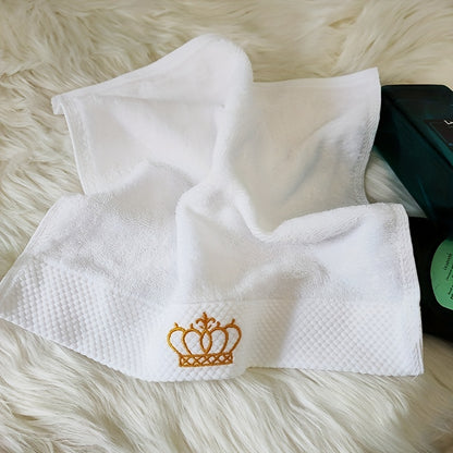 Soft cotton hand towel and bath towel set with embroidery for hotel and beauty salon - absorbent, luxurious bathroom accessory.