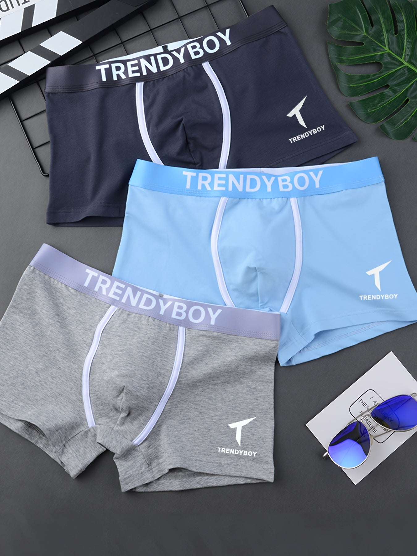 Men's 3-Pack Trendyboy boxer briefs with breathable fabric, geometric-pattern knit design. Made of 95% polyester, 5% elastane.