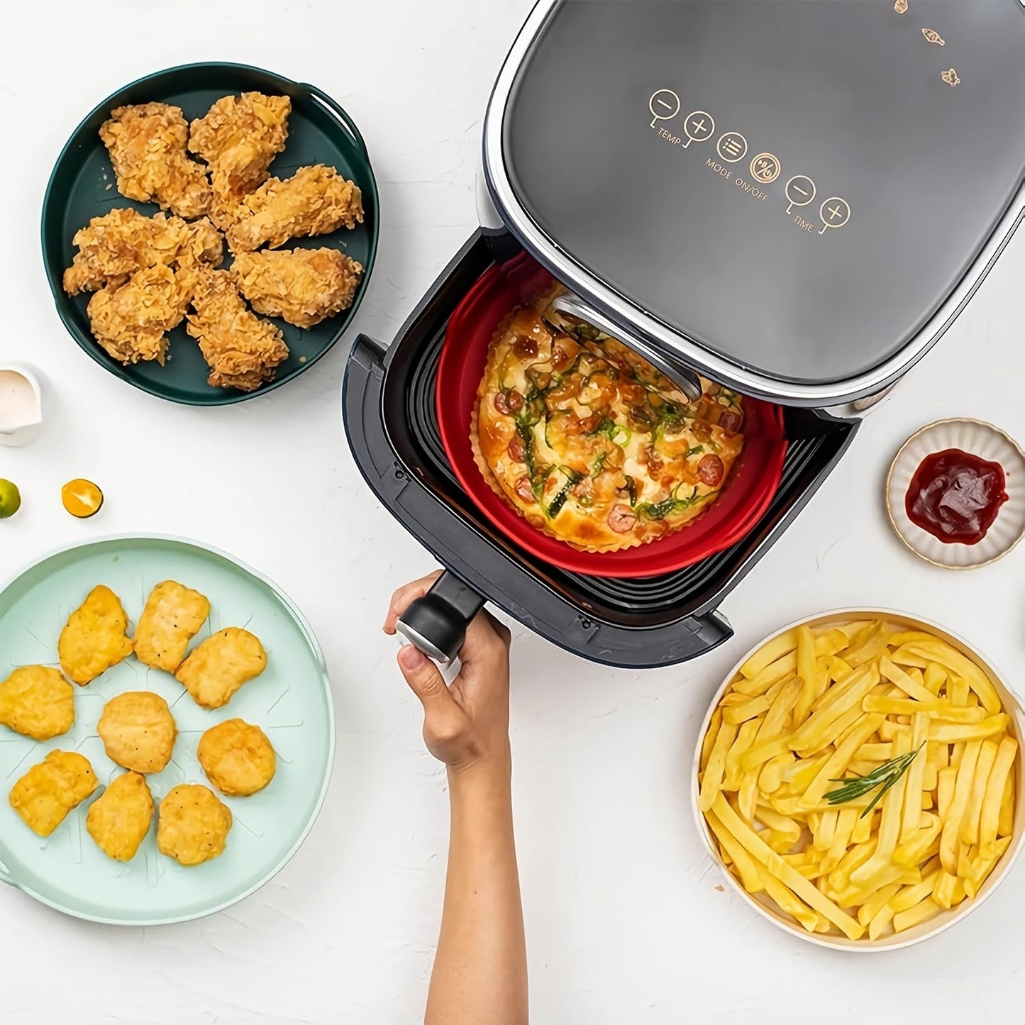 One 9-inch Silicone Air Fryer Liner: Reusable, Food-Grade, Non-Stick & Heat-Resistant up to 240°C. Easy to Clean Baking Tray for Healthier Cooking, Compatible with Oven & Air Fryer.