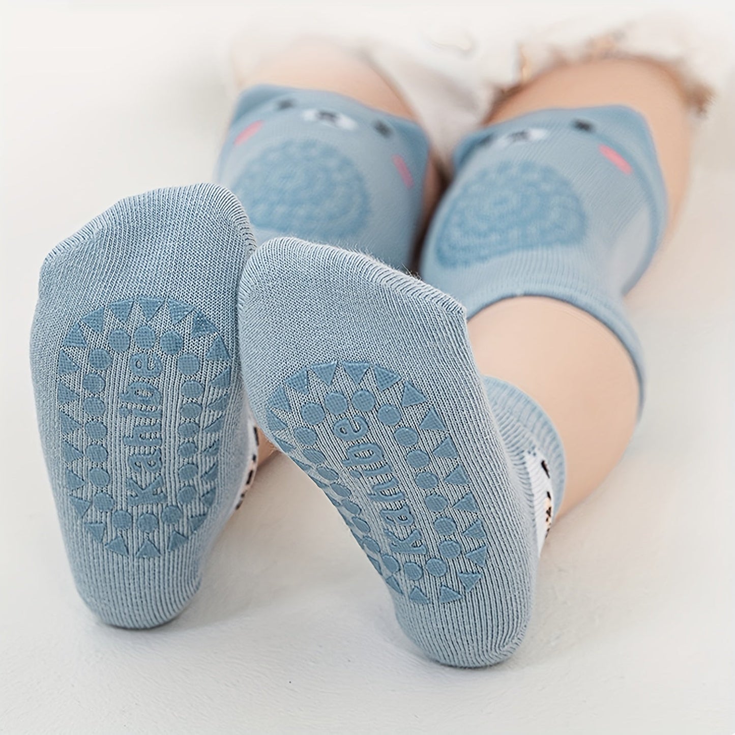 Set of 8 Baby Crawling Knee Pads with Non-Slip Design and Unisex Protective Socks - Includes 4 Pairs for Boys and Girls!