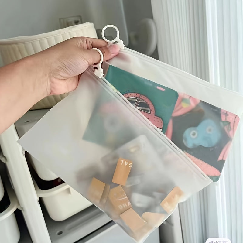 Choose from 10, 30, or 50 pieces of versatile and durable storage bags for small items. These practical packaging bags are perfect for organizing various items. The multi-functional frosted design makes it easy to see inside, and the waterproof pull ring