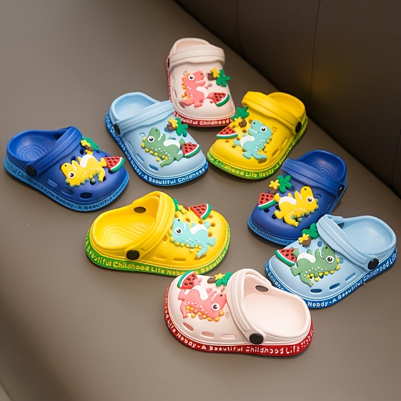 Kids Cartoon Dinosaur Clogs in EVA material, breathable slip-on sandals for boys and girls. Suitable for indoor and outdoor use, including in the garden, beach, and stream. Casual style for