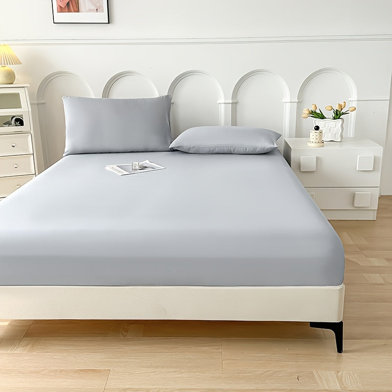 Single piece solid color fitted sheet with brushed finish, anti-slip design, and dustproof feature, ideal for Simmons mattresses.