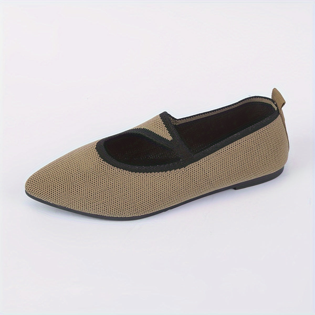 Stylish slip-on flats for women with breathable, comfortable pointed toe and soft sole suitable for all seasons.