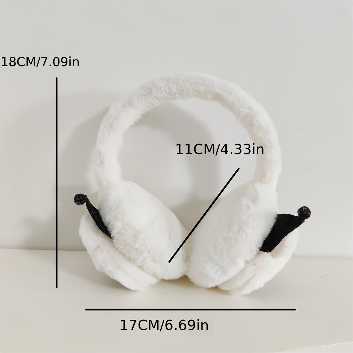 [Officially approved] 1pc Sanrio Kuromi Plush Earmuffs in Autumn and Winter Cartoon Style, Featuring Cute Ear Protection for Cold and Warmth. Colors will be Randomly Selected for Shipping.