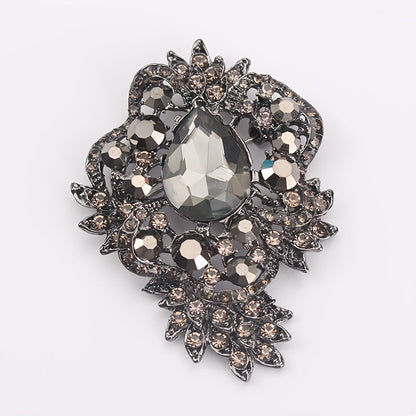 Stylish Rhinestone Brooch Pin - Fashionable Addition to Sweaters, Cardigans & Coats