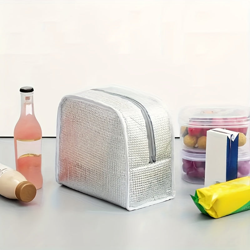 Choose the crowd favorite: insulated storage bags to easily keep your food fresh and delicious. These adjustable bags are spacious, waterproof, and made of durable nylon, making them perfect for school, work, travel, and picnics.