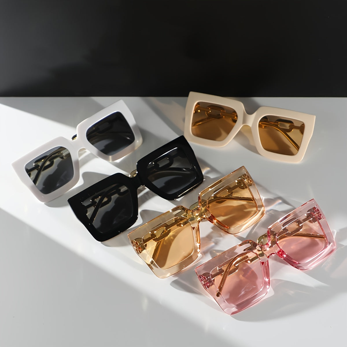 5-Pack Women's Square Glasses with Large Frame and Golden Chain, Multicolor Polycarbonate Lens, Ideal for Daily Use and Vacation.