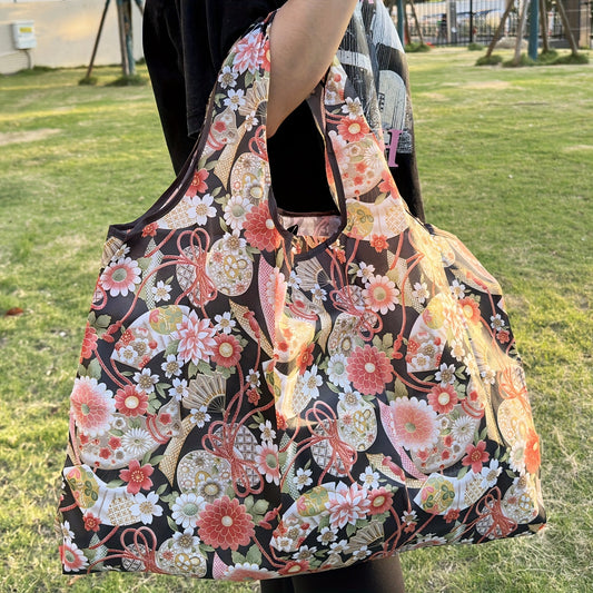 Spacious Portable Shopping Bag with Cartoon Flower Pattern, Lightweight and Waterproof Large Tote Bag