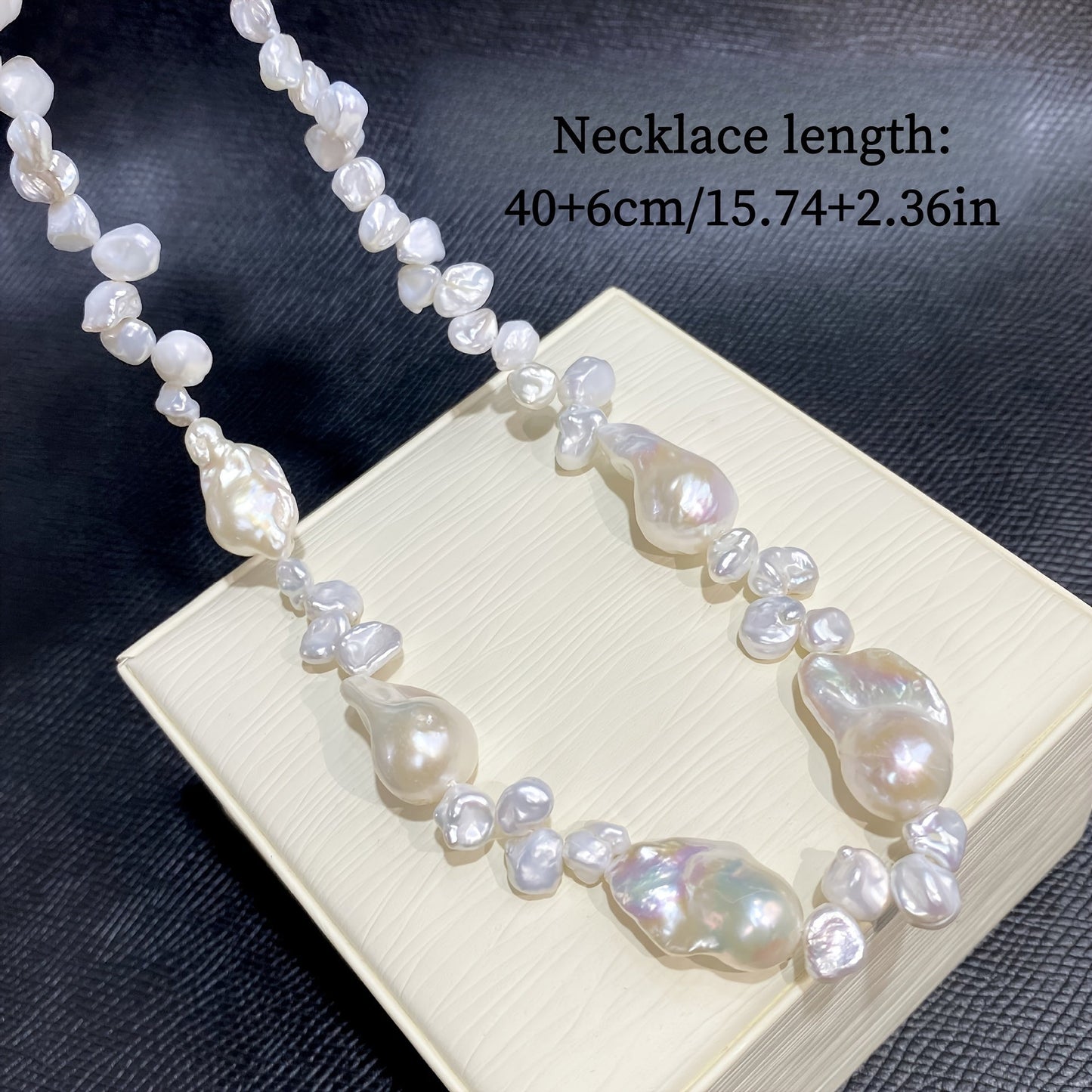 A stunning Baroque Pearl Necklace in Elegant White: A feminine and sophisticated statement piece - Radiant Pearls for everyday and special occasions - Embrace the unique charm of natural pearls with characteristic growth imperfections - A perfect