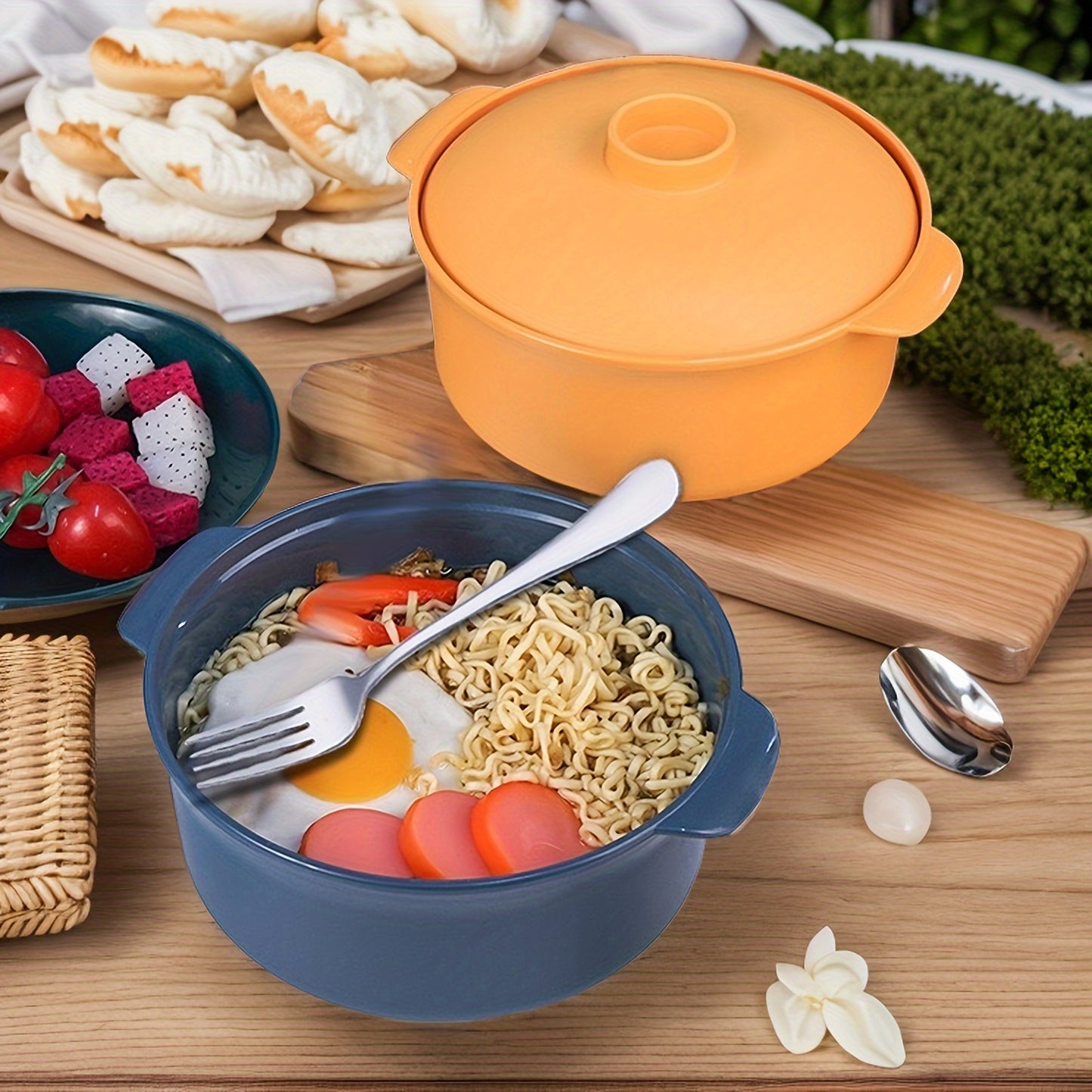 Durable, non-slip salad bowl with lid, microwave safe, novelty shape, ideal for grains, pasta, picnics, camping.