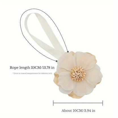 These magnetic curtain straps feature a simple yet stylish three-dimensional flower design. With a magnetic closure, they provide a convenient way to hold back your curtains in the bedroom, living room, kitchen, or any other room in your home. Perfect