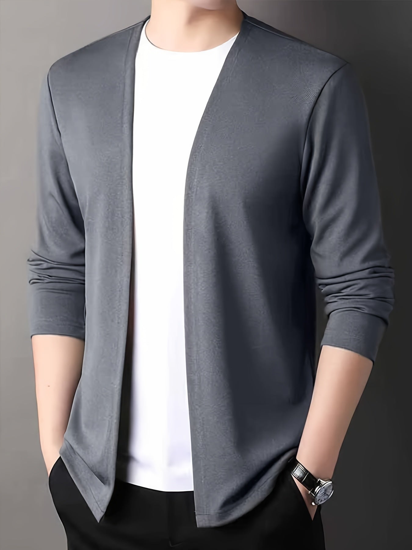 New slim fit cardigan for men, perfect for spring and autumn. Versatile, casual and on-trend.