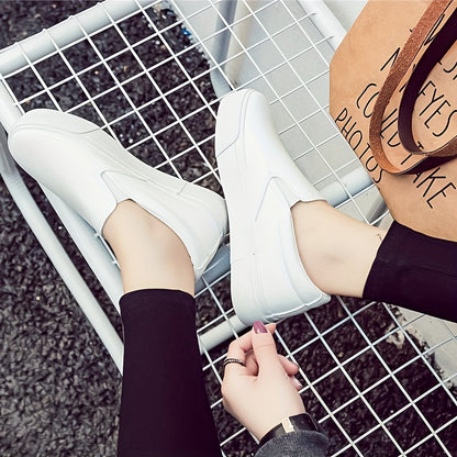 [Popular Choice] New black loafers for women, low-top slip-on shoe perfect for casual summer wear.