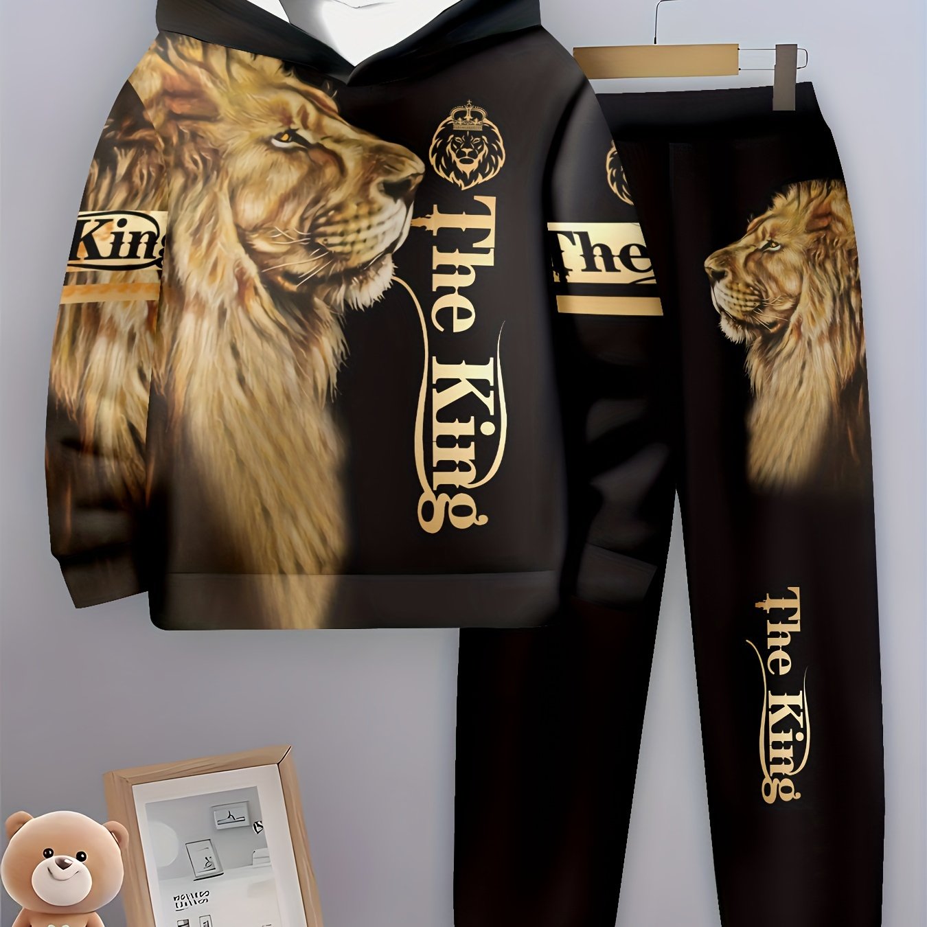 Boys' 3D Lion Print Hoodie & Joggers Set - Casual, comfy polyester outfit perfect for outdoor activities in spring/fall.