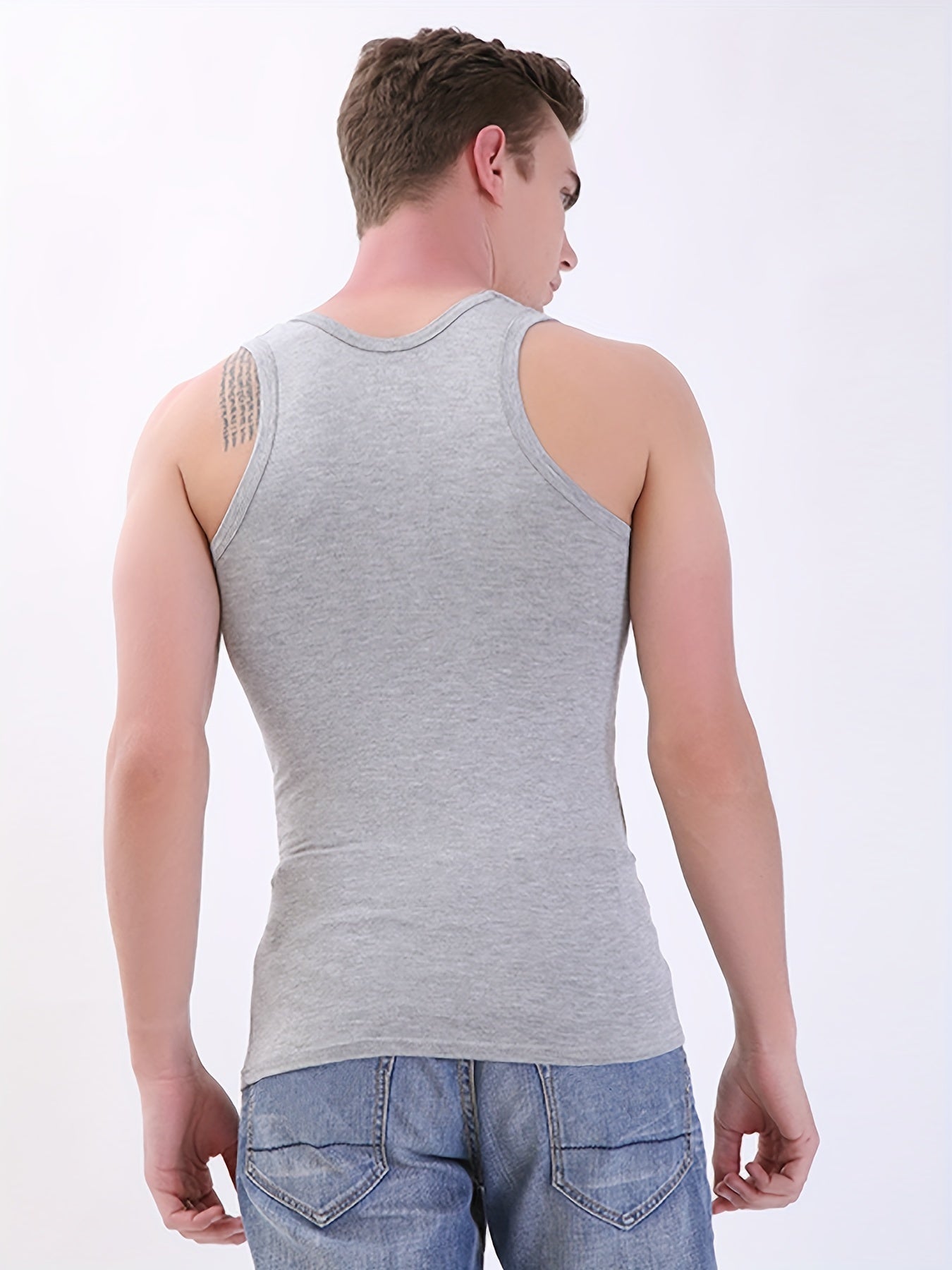 Men's slim fit tank top, thin, breathable, solid, sleeveless. Suitable for sports and basic wear.