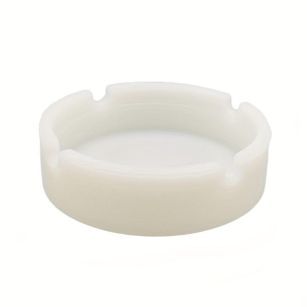 Durable glow-in-dark silicone ashtray resists high temperatures, perfect for indoor and outdoor use. Great gift for friends, dad, or husband.