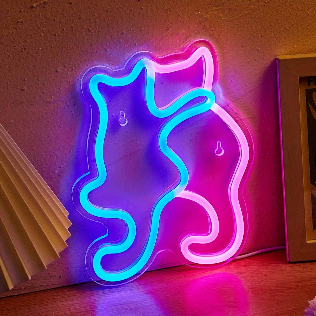 Cat shaped LED neon sign, USB powered for bedroom decoration, suitable for holiday and party decoration.