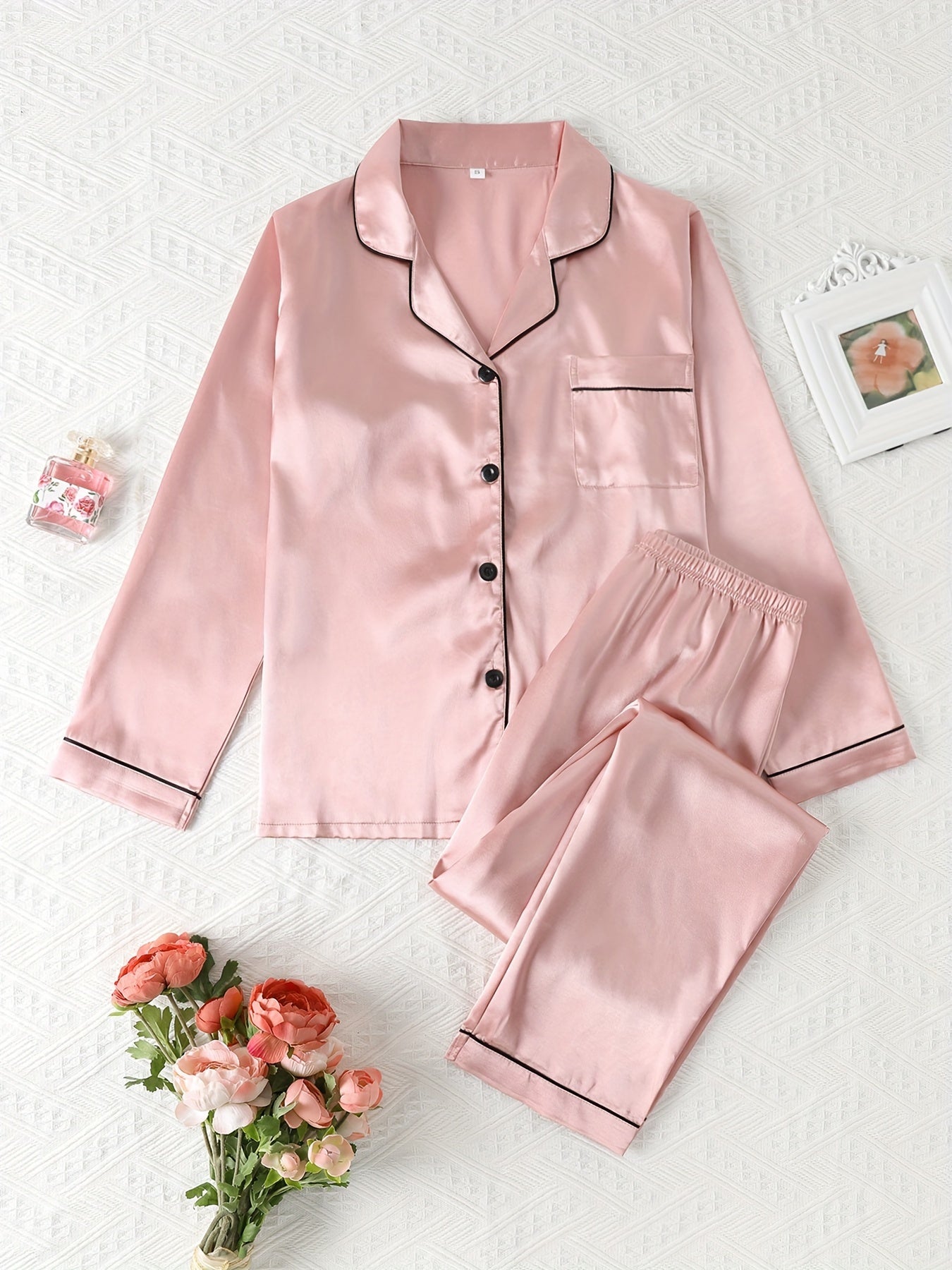 High-quality satin pajama set, perfect for autumn and winter, with long-sleeved top and elastic waistband pants.