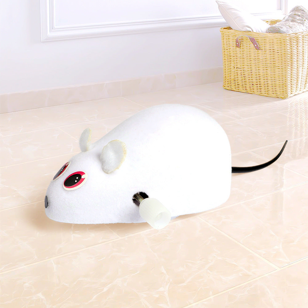 Battery-free plush mouse cat toy with wind-up mechanism, featuring animal print design for interactive fun.