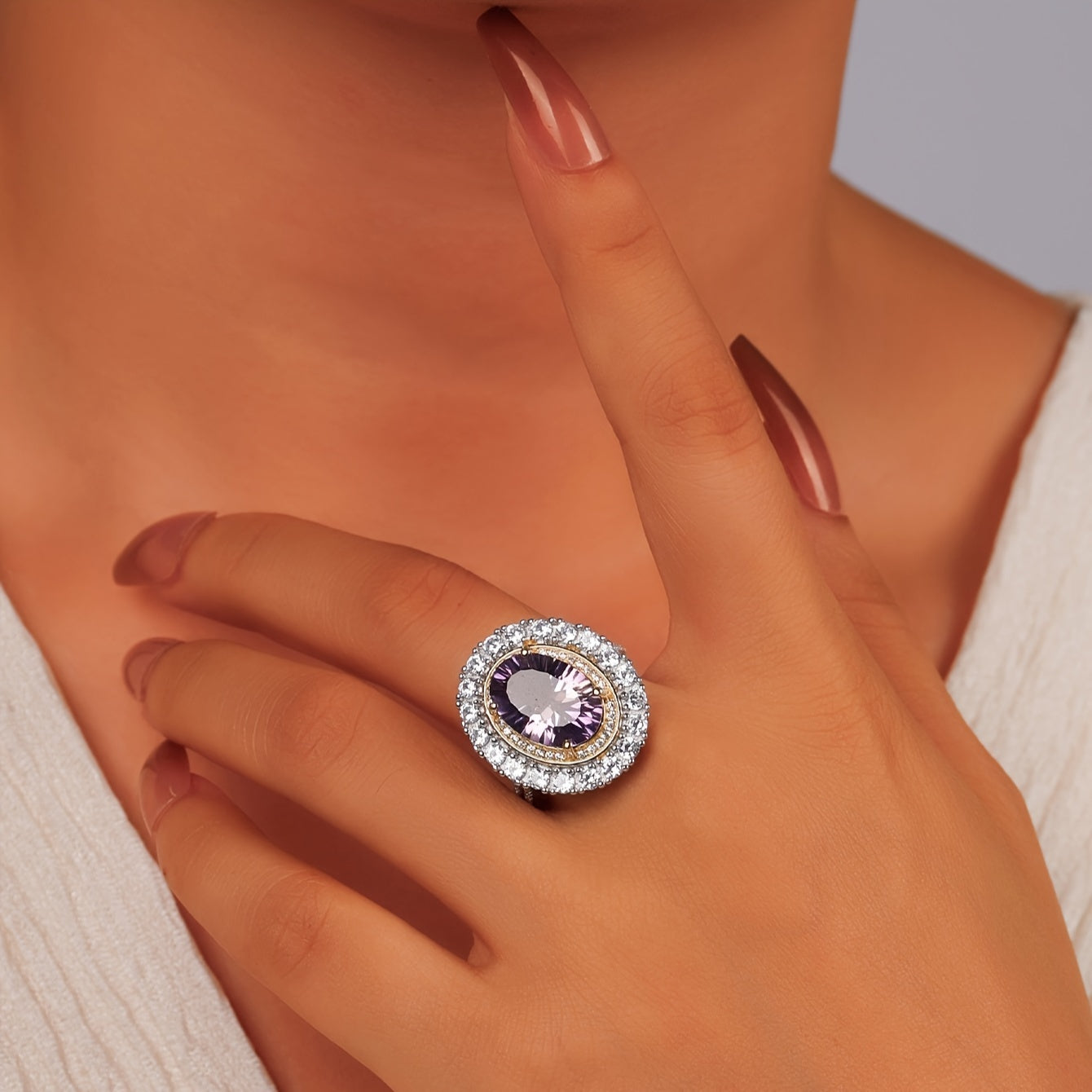 1 piece of elegant oval purple gemstone set in 925 sterling silver, perfect for an anniversary ring for women. This glittering royal fashion jewelry is ideal for weddings, engagements, and parties. A stunning Valentine's Day gift that can be worn all