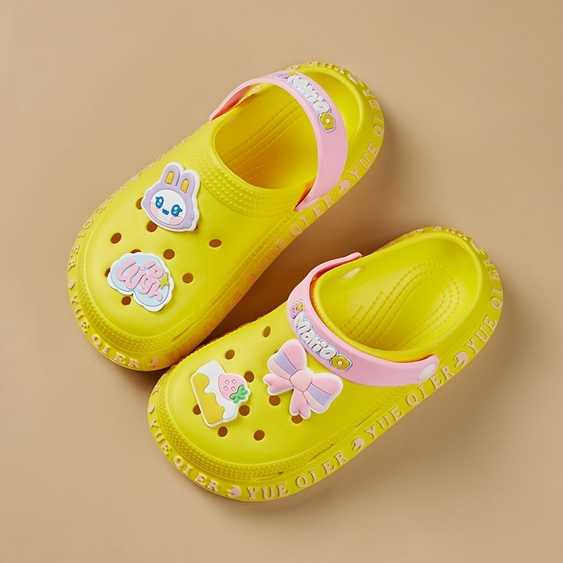 Stylish cartoon sandals for girls, quick-drying clogs for all seasons.