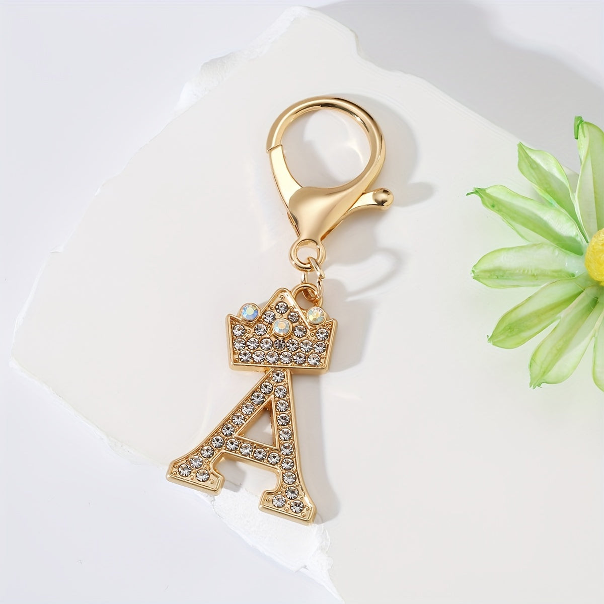 1pc Fashion Zinc Alloy Artificial Diamond Crown 26 English Letters Key Chain for Men, Bag Pendant for Friends.