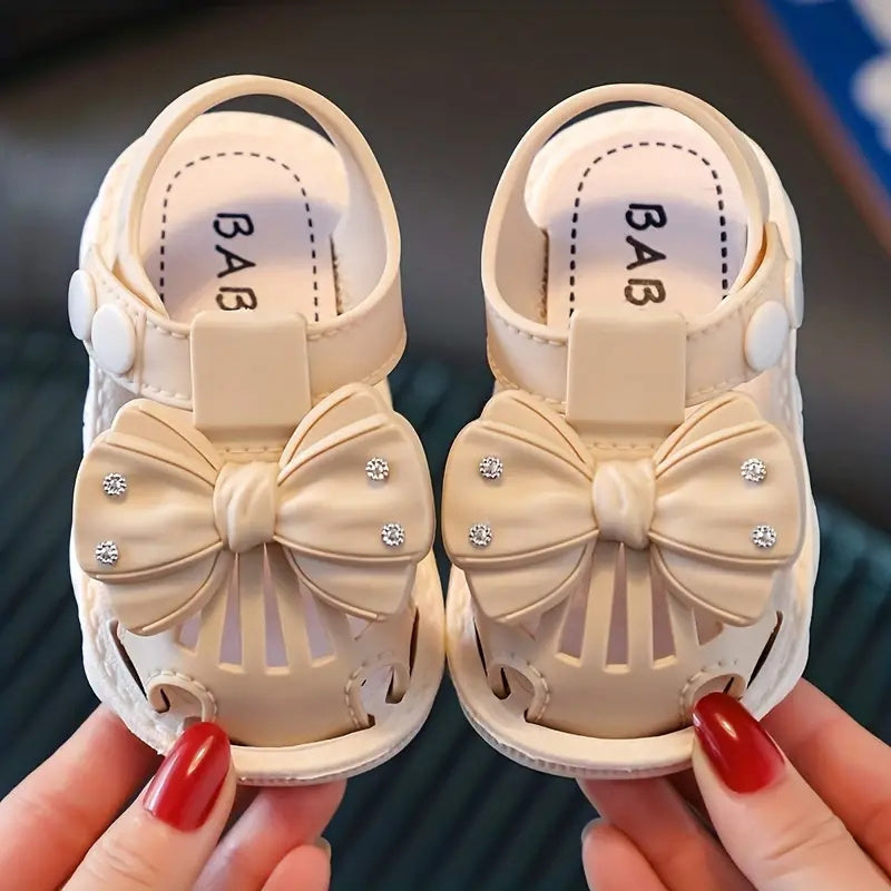 Summer 2024 Trendy Girls' Closed-Toe Sandals with Soft Sole and Cartoon Design