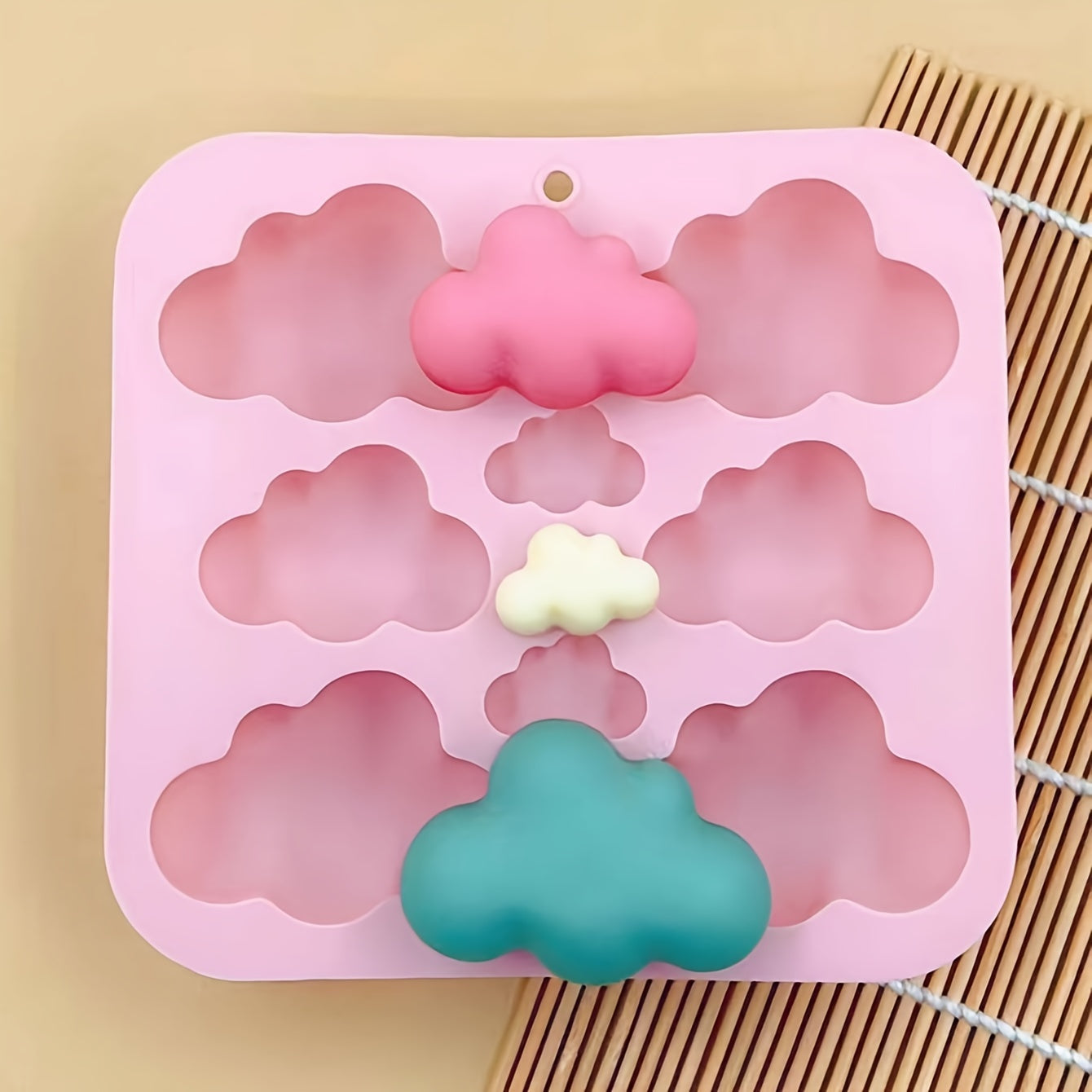 Cloud-Shaped Silicone Mold with 8 Cavities for Candles and Desserts - Perfect for Weddings! Flexible and Easy Release for Jello, Pudding, Chocolate, and Resin Crafts - Multi-Size Oblong Mold Set