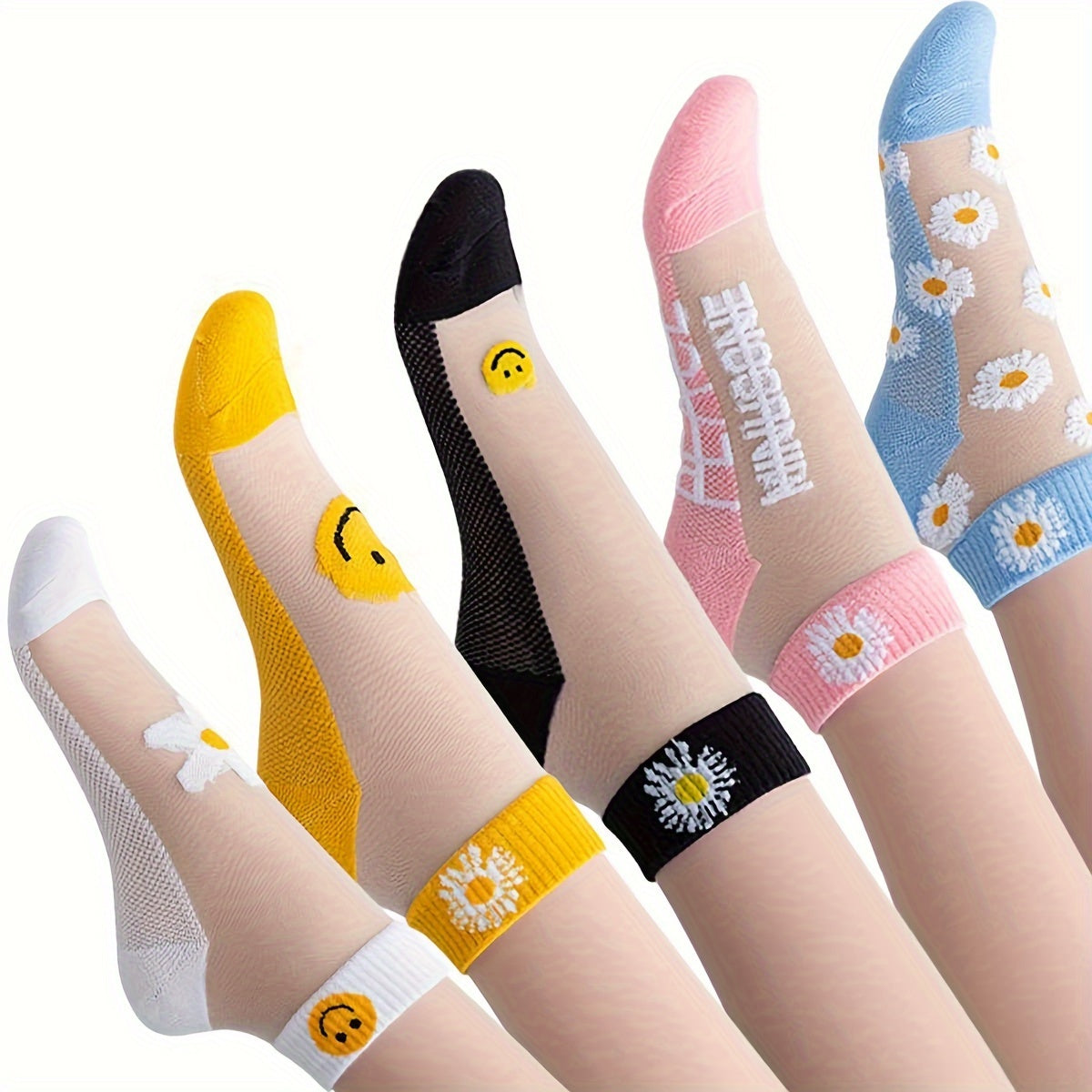 5 pairs of women's daisy pattern short socks, made of breathable glass fabric (70% cotton, 30% polyester, 10% elastane). Hand washable with a knit fabric of 150 gsm and an alphabet design.