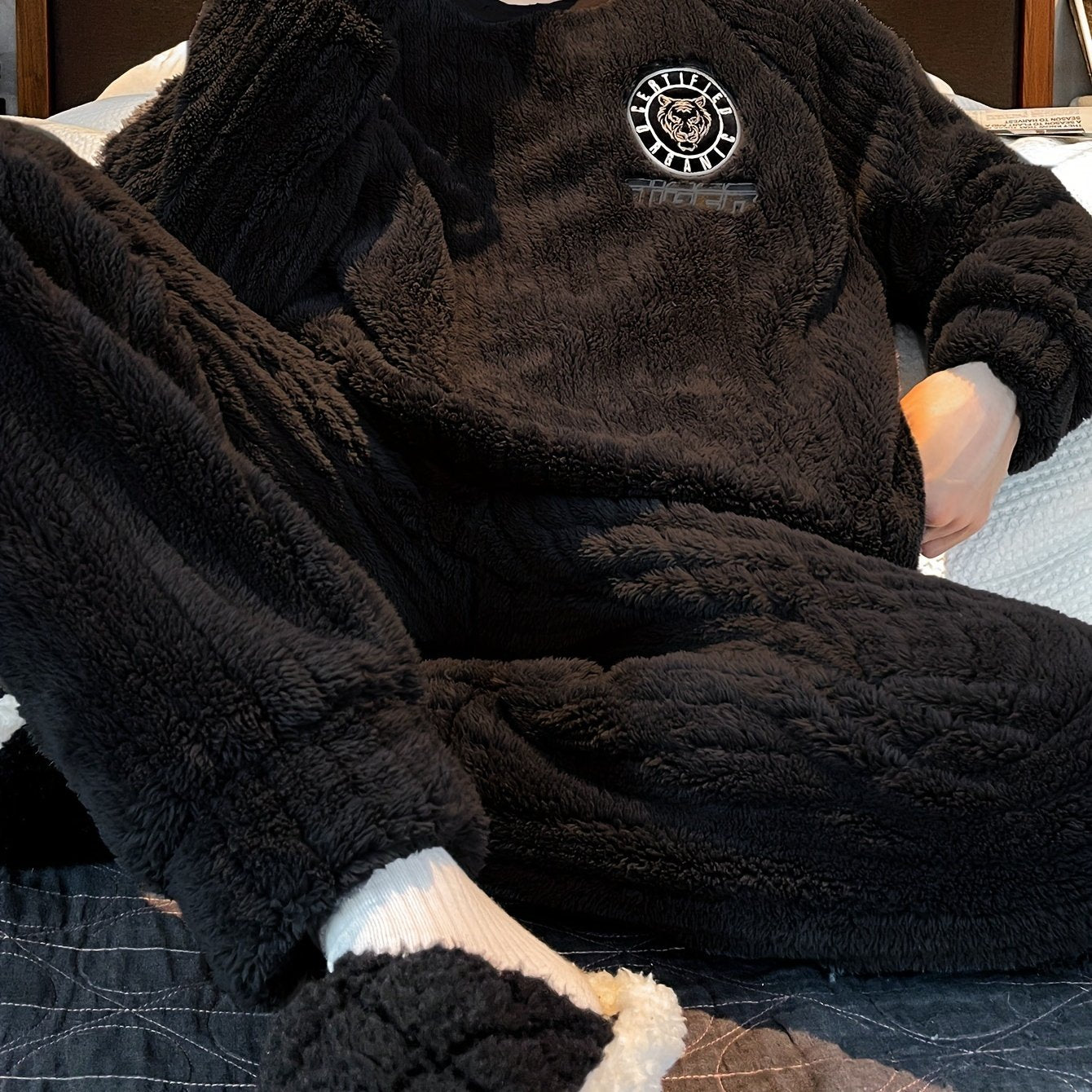 Men's Tiger Print Flannel Pajama Set for Casual and Cozy Lounge Wear in Autumn/Winter.