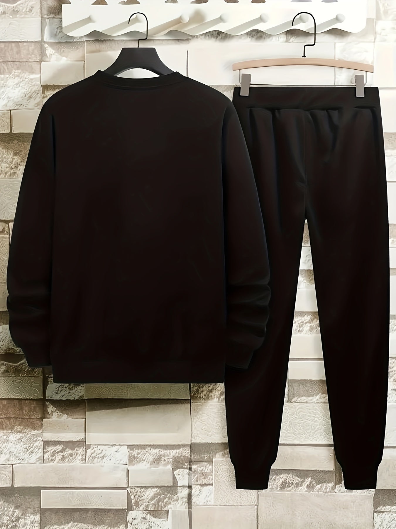 Men's 2-piece set: Round neck long sleeve top with drawstring sports pants for comfortable autumn running