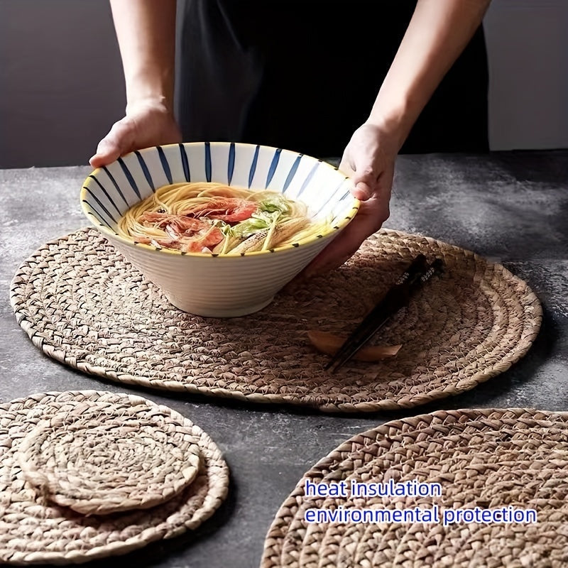 Hand-woven set of 4/6 placemats in Japanese garden tea cup design. Provides heat insulation for tables and tea tables, suitable for round bowls and plates. Made of Japanese papyrus for use in the kitchen.