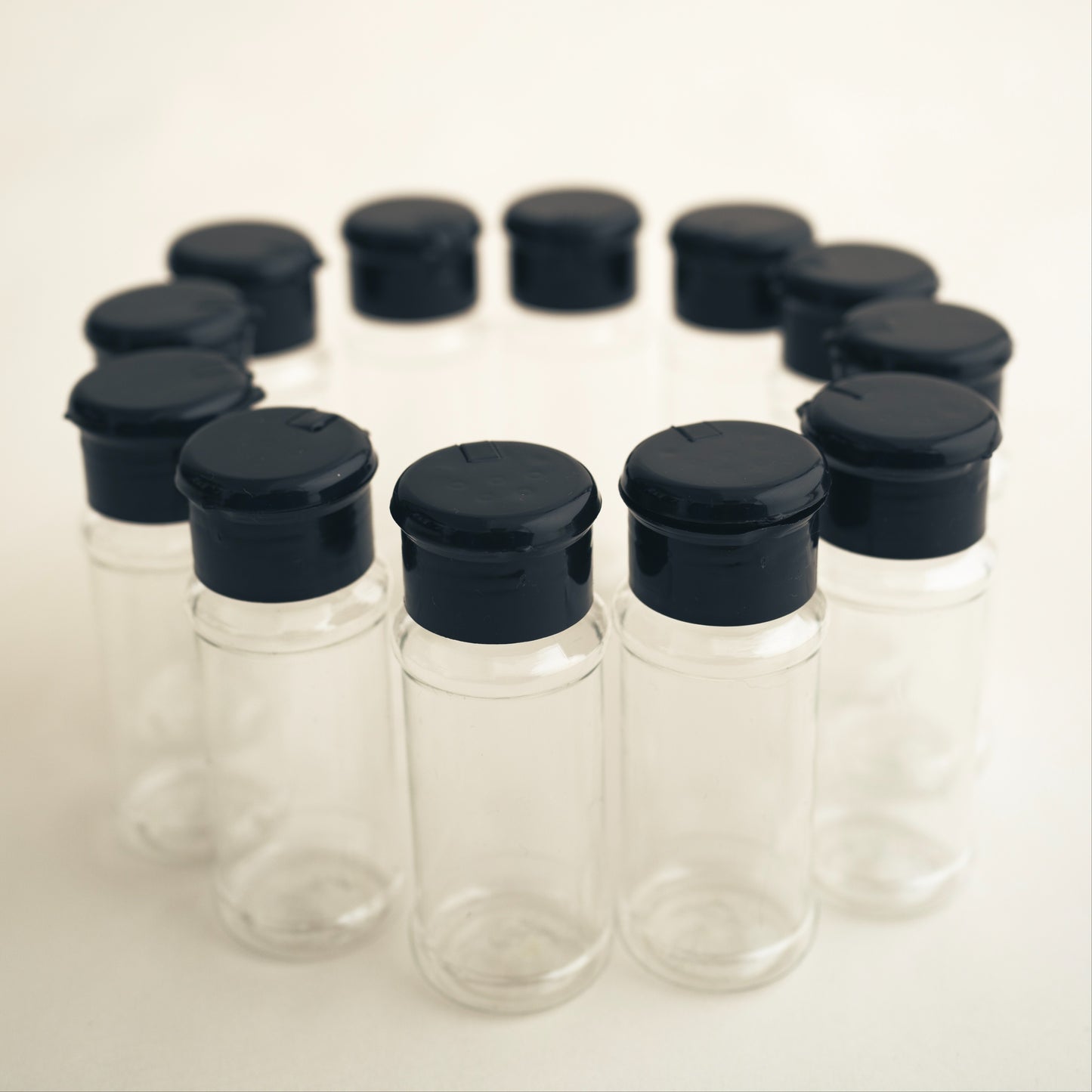 Set of 10/12 rust-resistant spice bottles with shaker lids - perfect for cooking and organizing, adds to kitchen decor