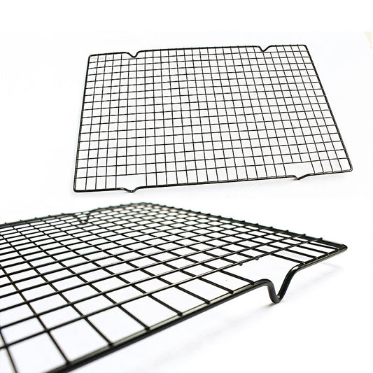 This cooking and baking metal cooling rack is made from durable steel carbon material with a non-stick paint coating. Perfect for use with cakes, breads, and barbecue turning, this kitchen cooking tool is ideal for all your baking needs.