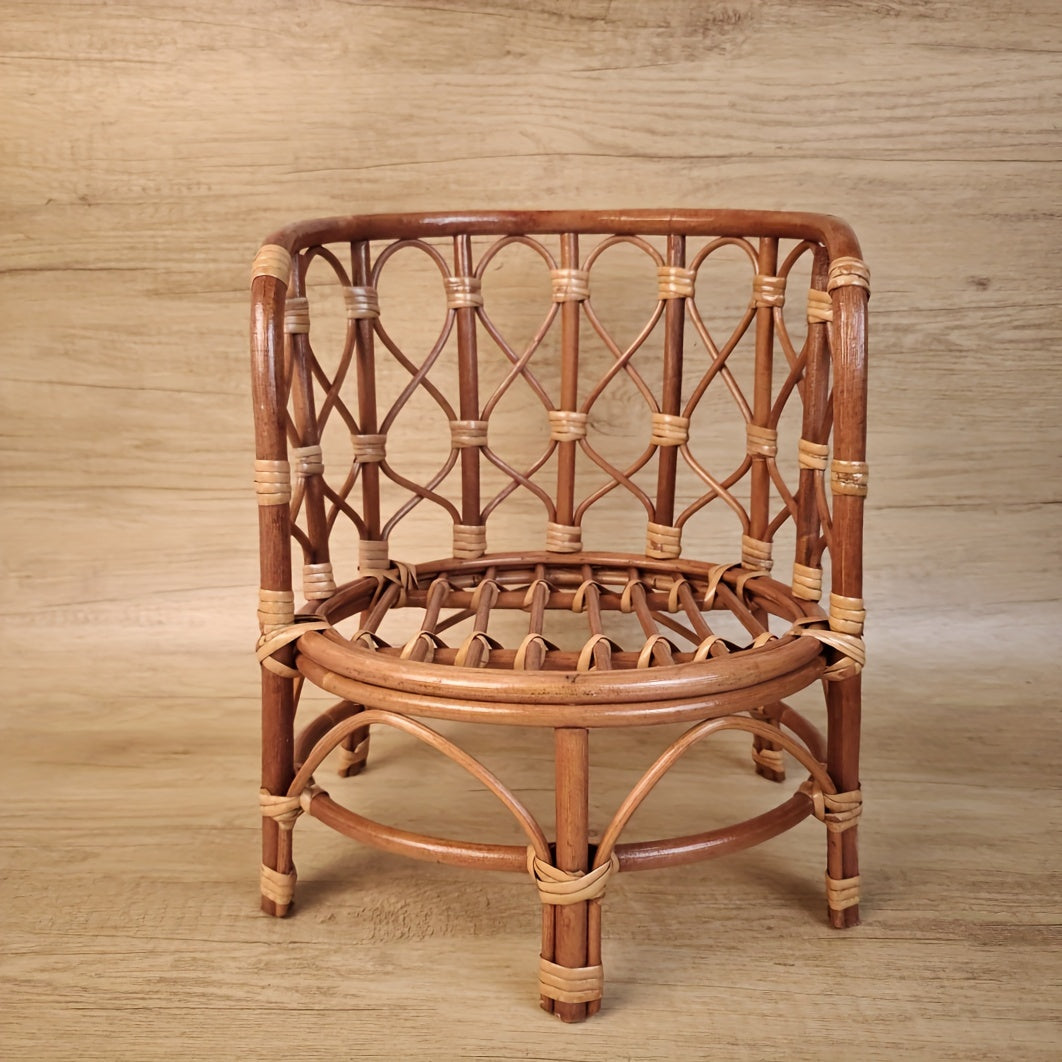 Vintage Style Photography Chair, Handwoven Rattan Chair for Photoshoots, Stylish Furniture for Photography Poses.