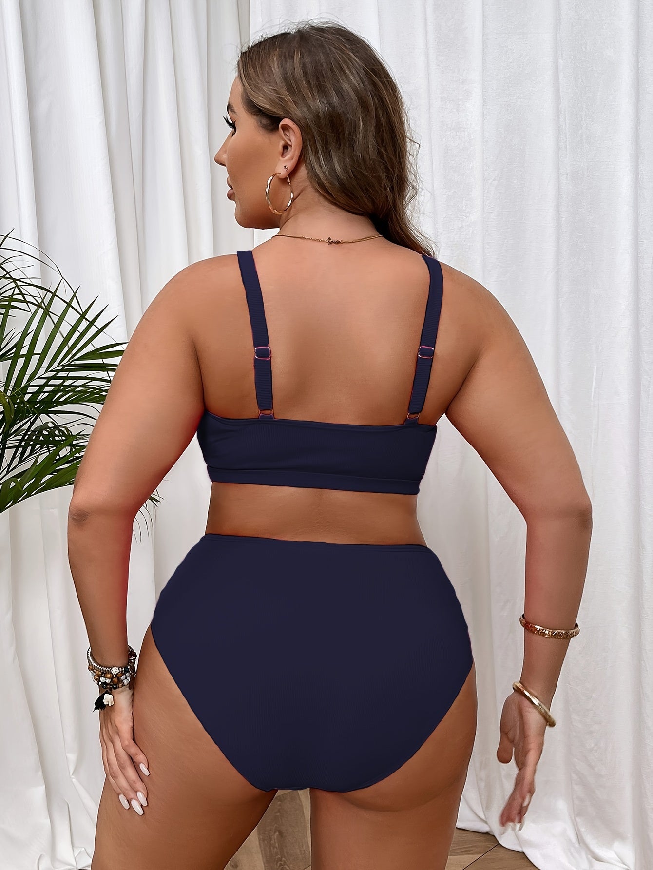 Stylish backless high waist 2 piece set bikini swimsuits in magenta for plus size women.