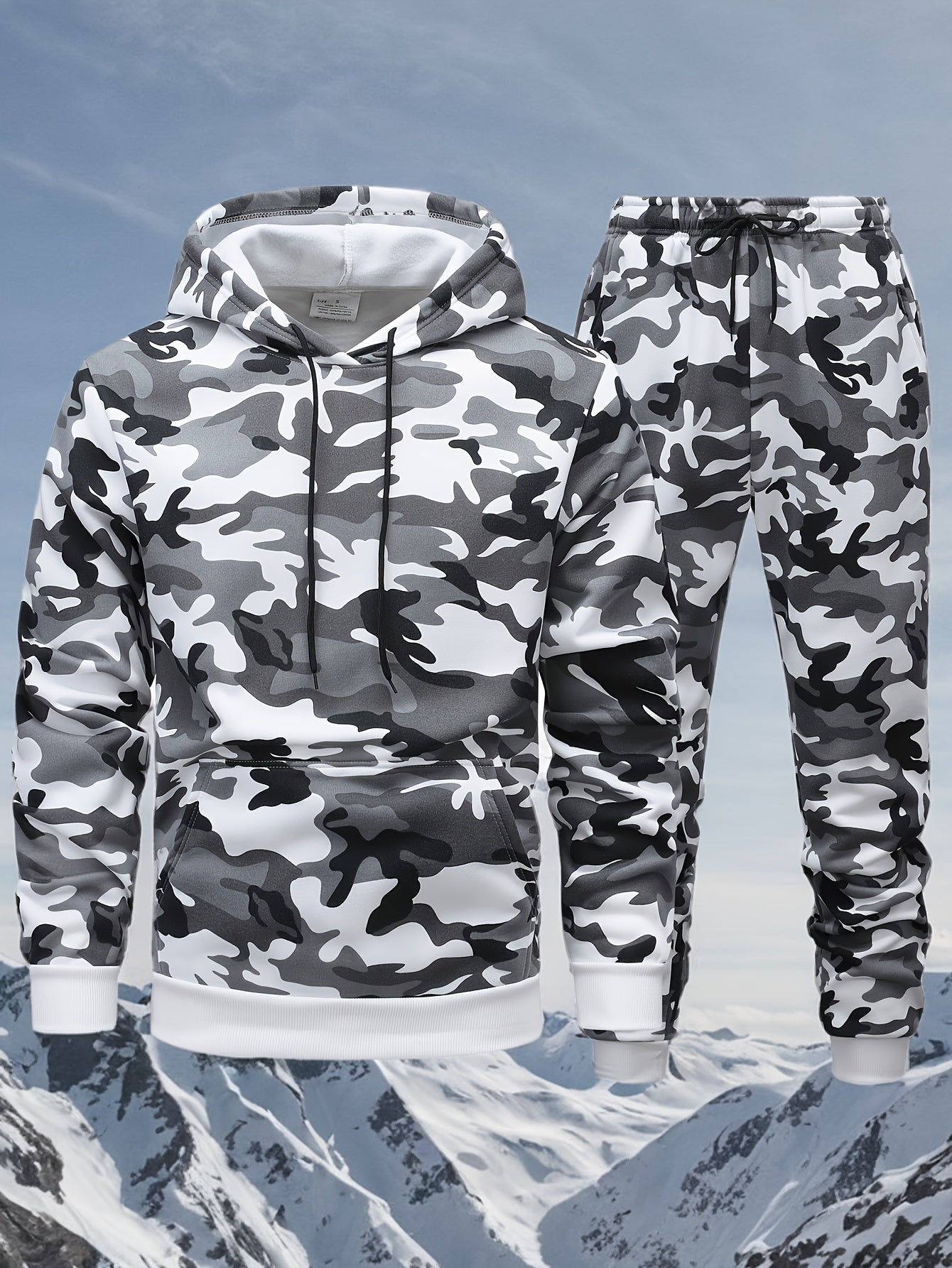 Men's camo hooded sweatshirt and pants set for outdoor activities in fall/winter. 100% polyester with drawstring pullovers and 3D printing. Suitable for hiking, camping, hunting, running