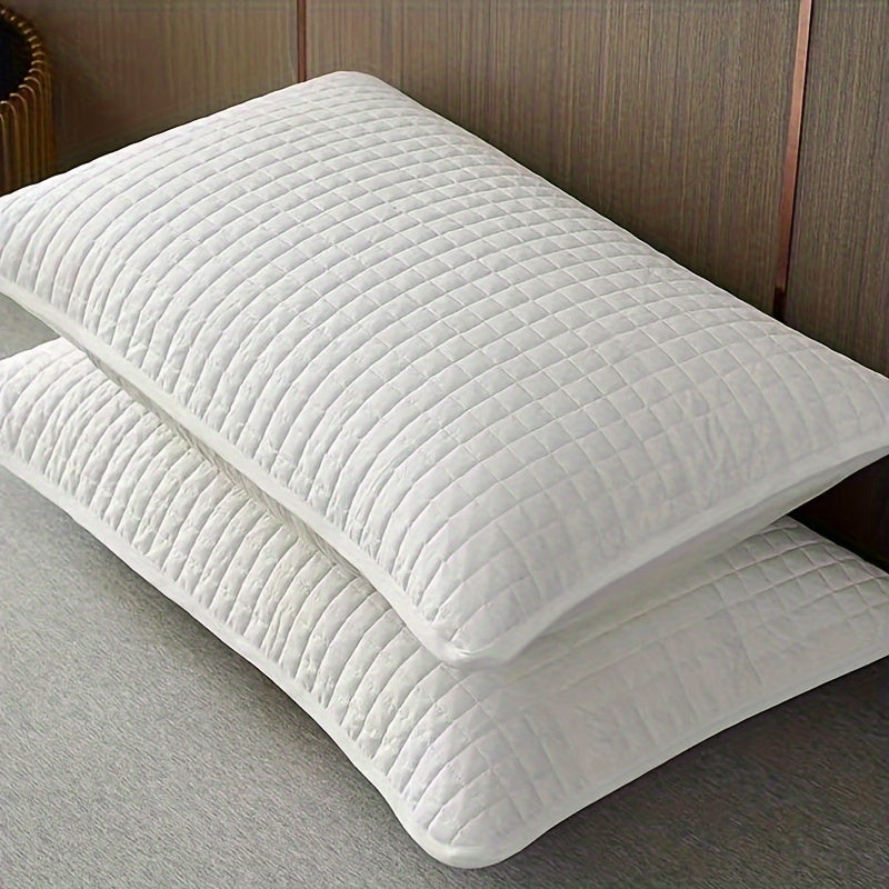 Soft and Cozy Quilted Breathable Pillow Protector - Ideal for Bedroom Essentials. This Washable Polyester Half-Pack Pillowcase features an Anti-Stain Isolation Layer for added protection. Perfect for Home Use.