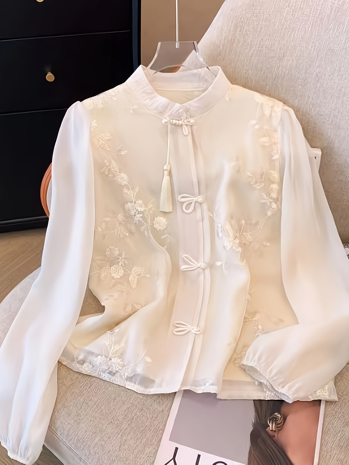 Women's embroidered long sleeve blouse with stand collar, made of 100% polyester woven shirting fabric. Lightweight at 100g/m², ideal for spring/summer fashion in a young style.