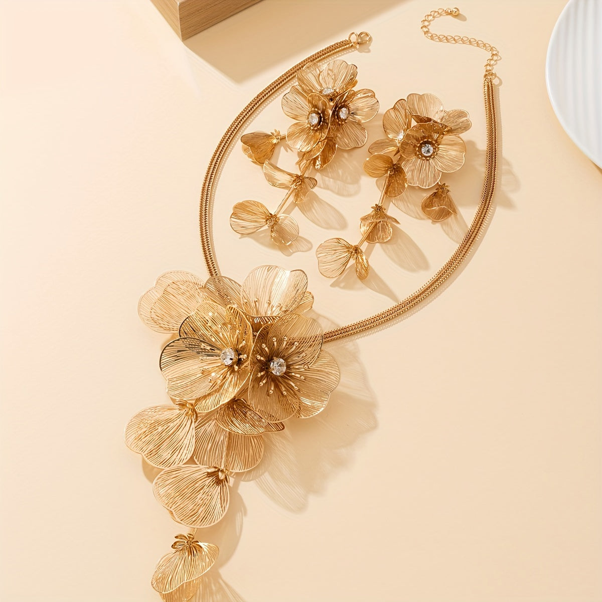 Stylish Flower Y-Necklace Set with Tassel Earrings, Elegant Boho Chic Design, 14K Gold Plated Copper with Glass Details, Perfect for Parties and Vacations - Versatile for Any Season